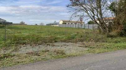 Terrain 939 m² à CHANIERS