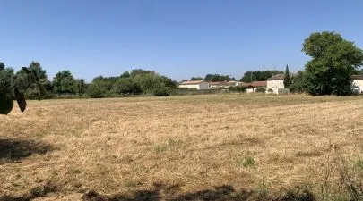 Terrain 1 000 m² à LE MUNG